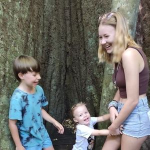 Meet your Posher, Angie